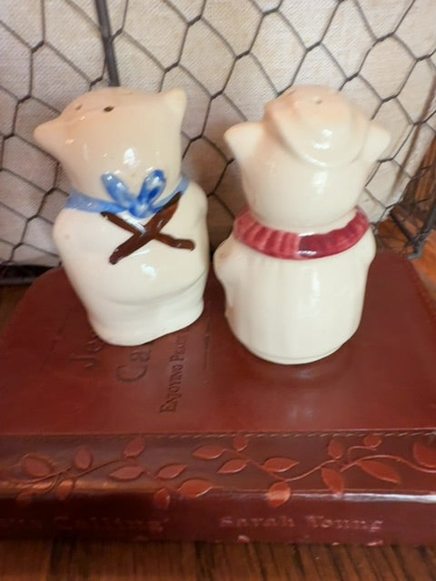 Shawnee Salt & Pepper Smiley Pig Mr & Mrs Vintage collectible