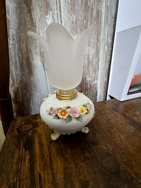 Small oil lamp
