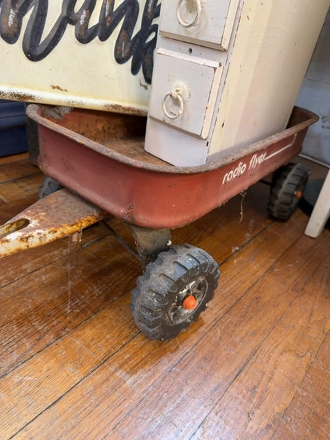 Radio flyer wagon