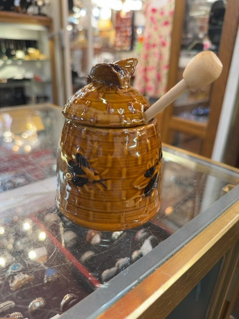 Honey jar
