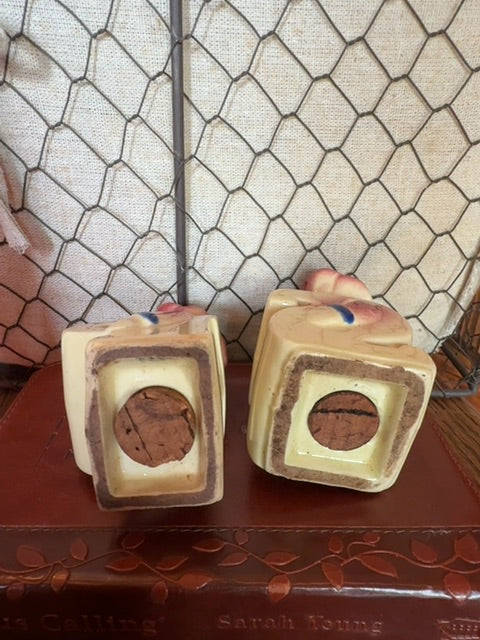 Shawnee Mr & Mrs Salt & Pepper, 3" Mr & Mrs Vintage Collectible