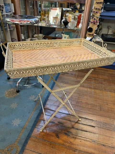 Wicker tray
