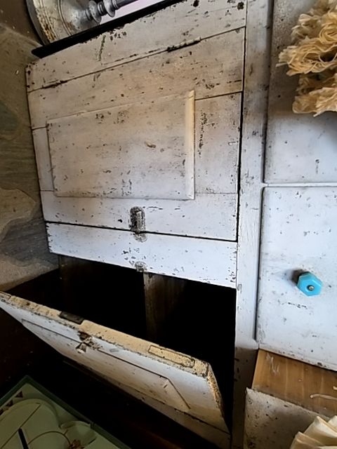 1860's Cut-off Cabinet
