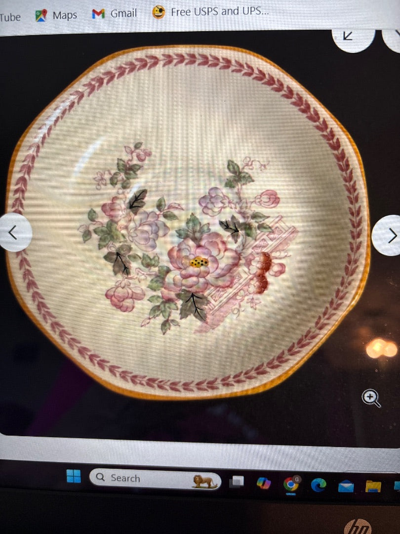 GSK - EBAY Calyx Ware England Saucer