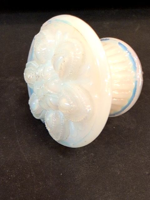 Sandwich Glass drawer pull