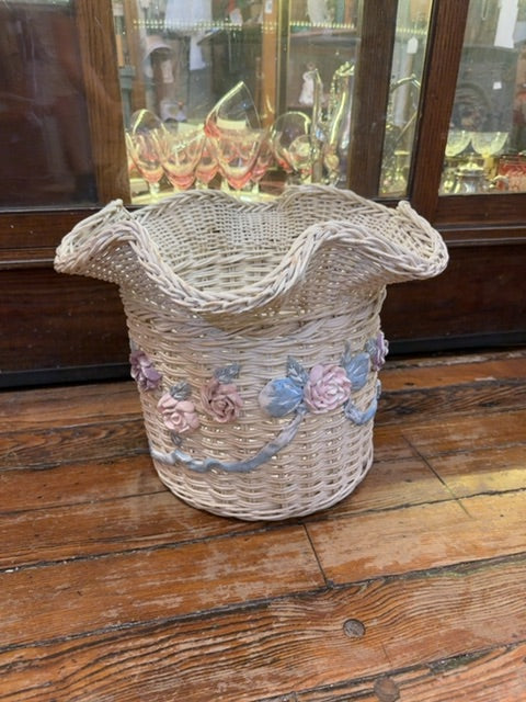 Wicker basket