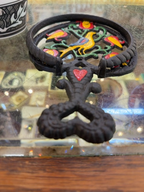 Trivet