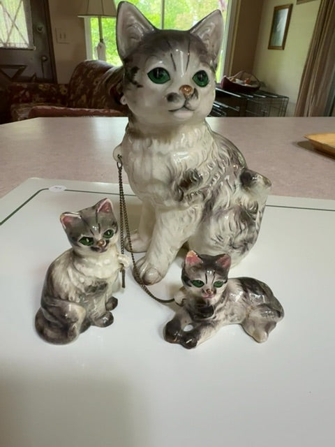 Gray Vtg Cat & baby’s