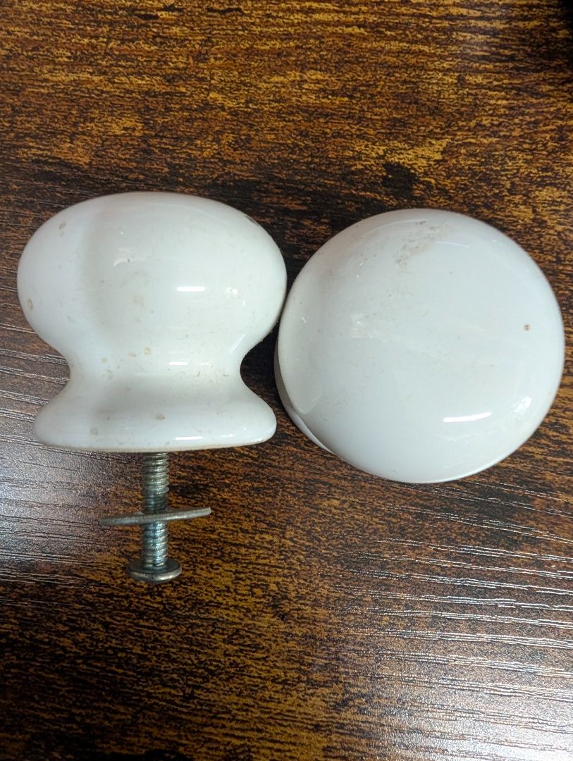 Reproduction porcelain knob large