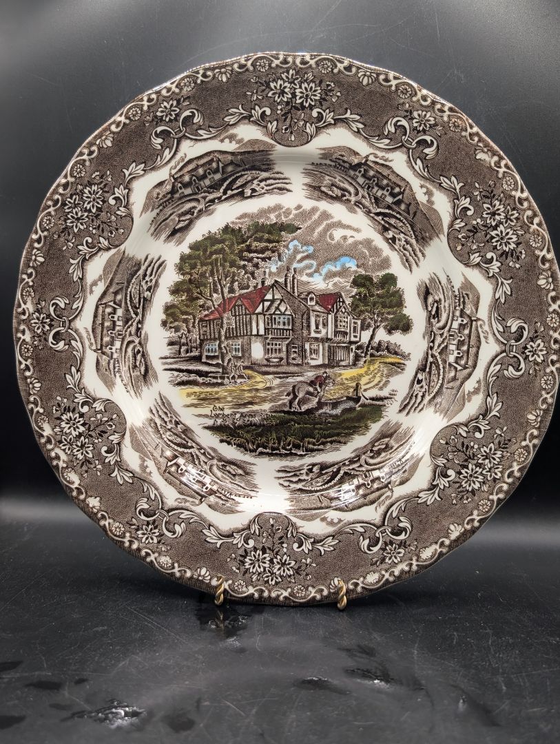 Grindley English country inns painted 10 inch Dinner plate