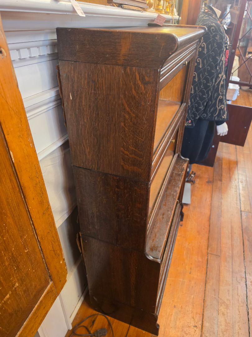 Globe Wernicke? Barrister Bookcase