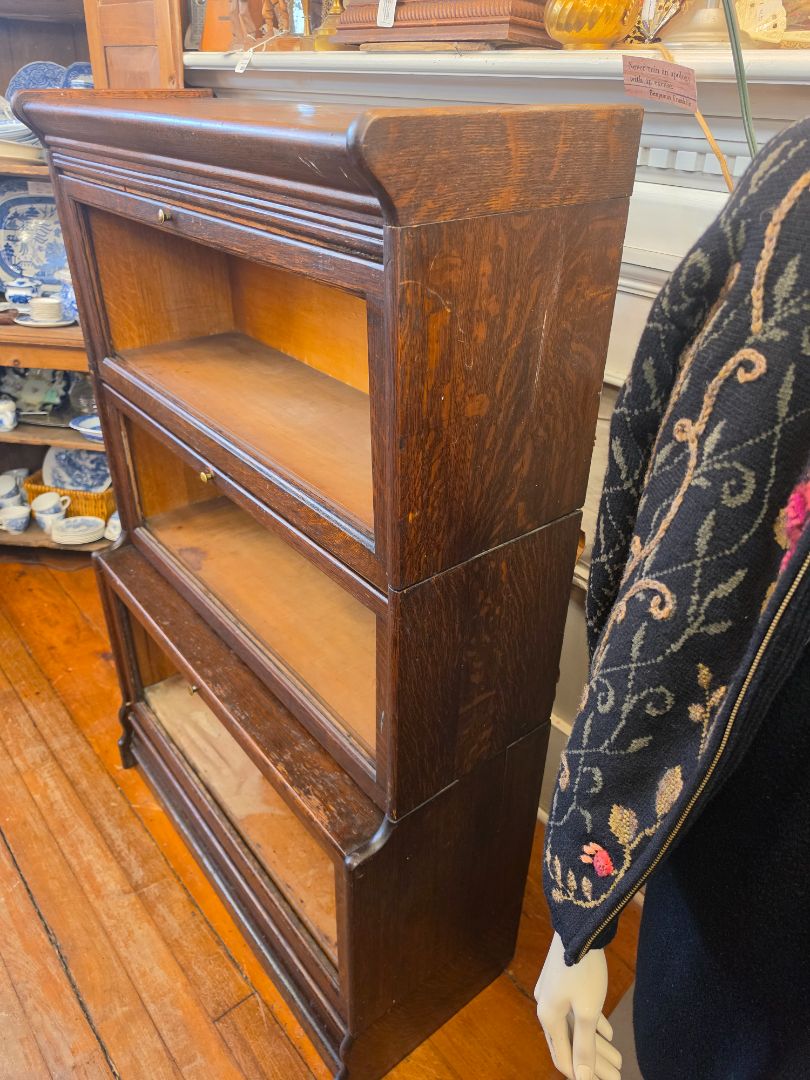 Globe Wernicke? Barrister Bookcase