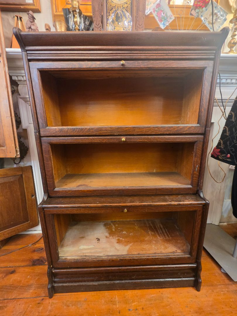 Globe Wernicke? Barrister Bookcase