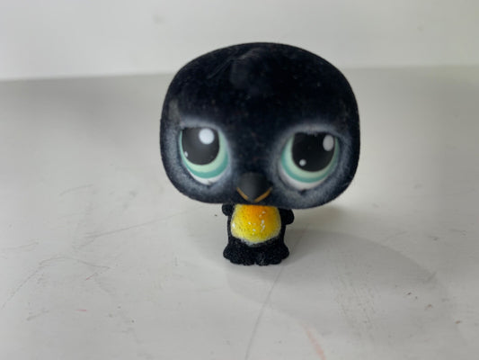 Littlest Pet Shop #333 Fuzzy Penguin Authentic LPS Animal Figure