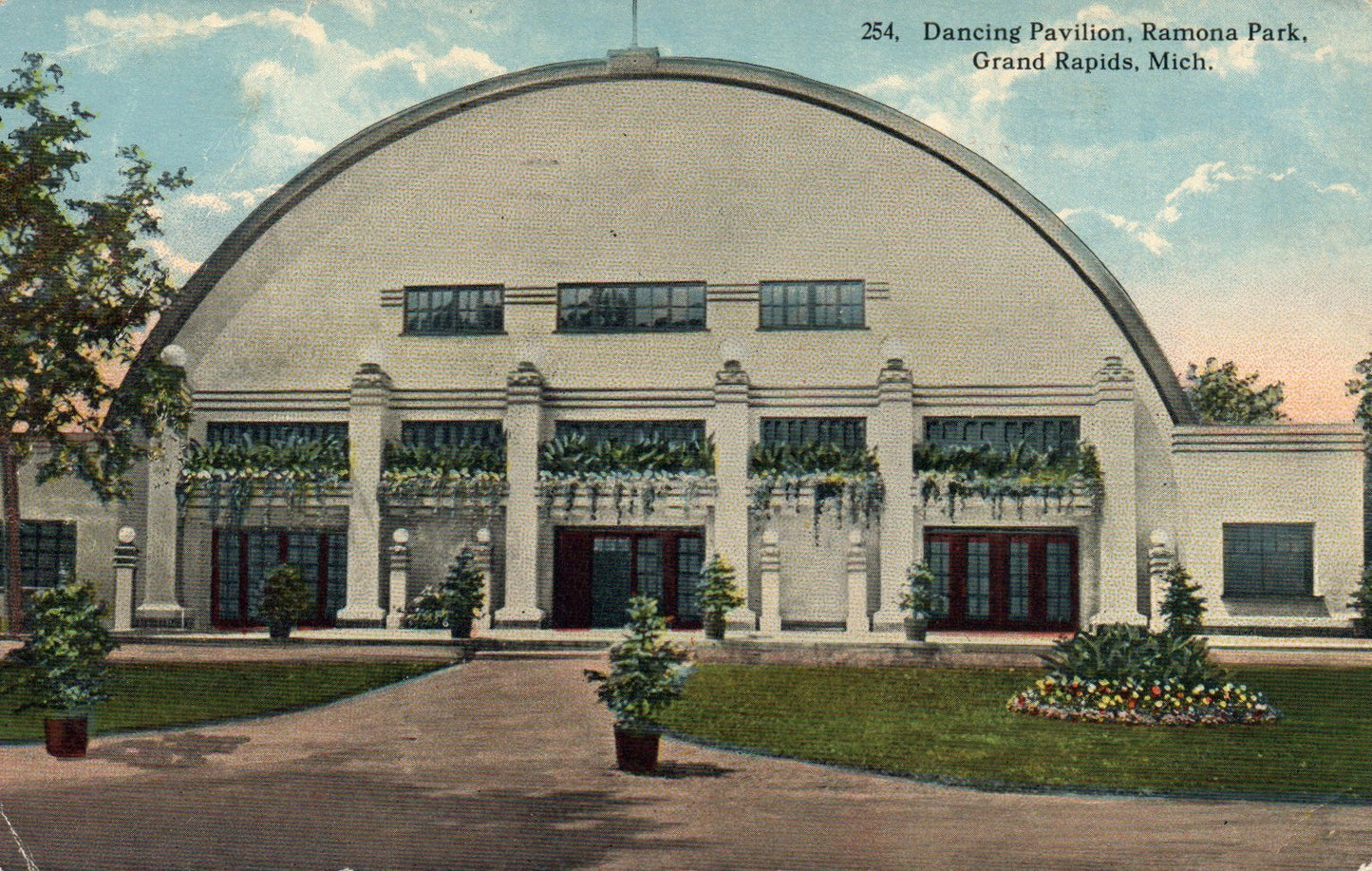 254 Dancing pavilion Ramona Park Grand rapids Michigan MI Postcard