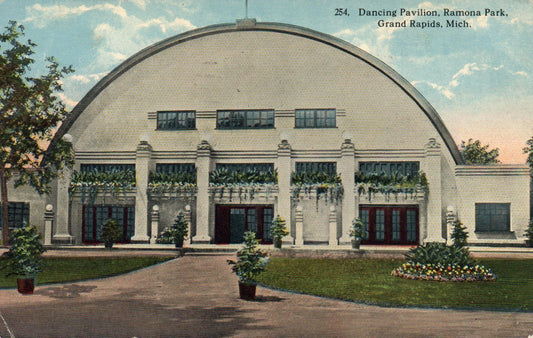 254 Dancing pavilion Ramona Park Grand rapids Michigan MI Postcard