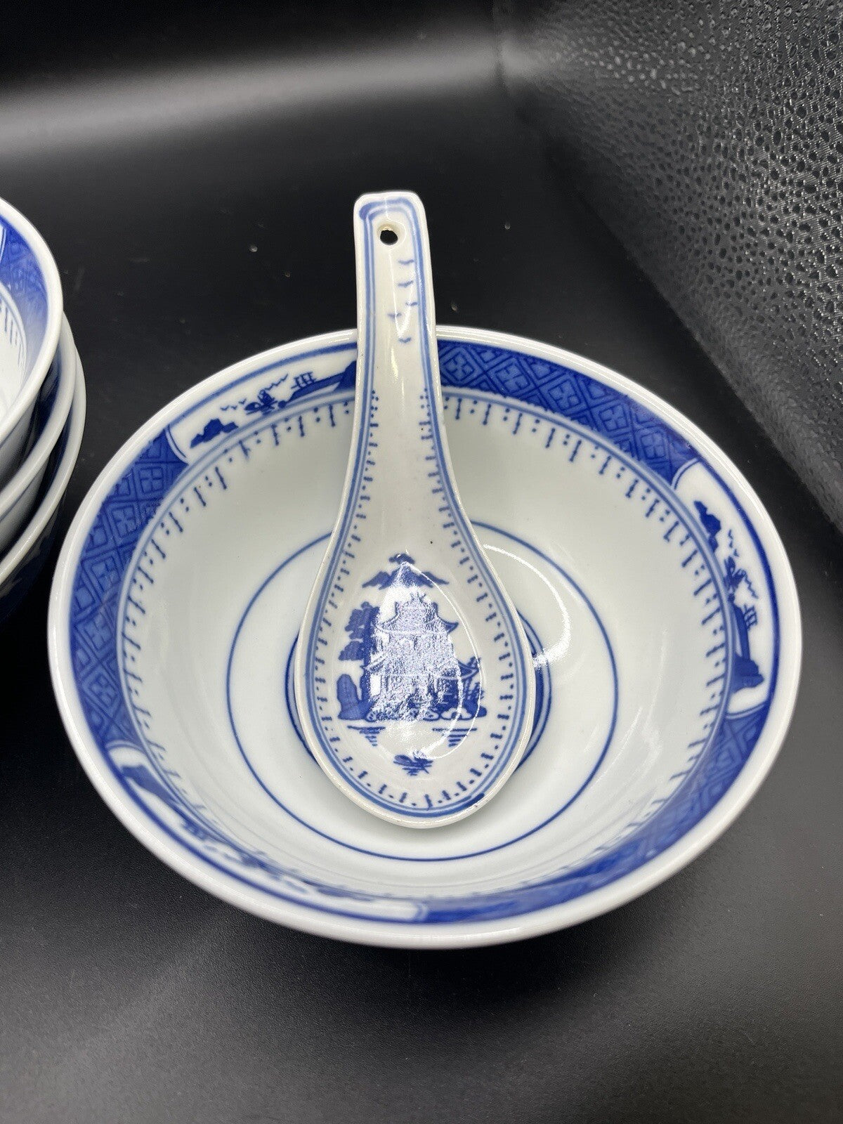 8 PC Chinese Blue White Porcelain Rice Pattern Soup Bowl Matching Spoon