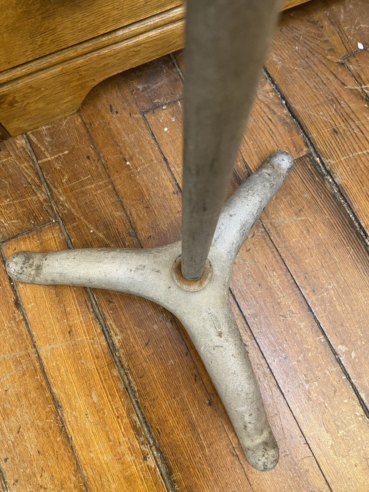 ANTIQUE Vintage Shampoo SHAVING STAND NECK TRAY INDUSTRIAL MEDICAL Cast Aluminum