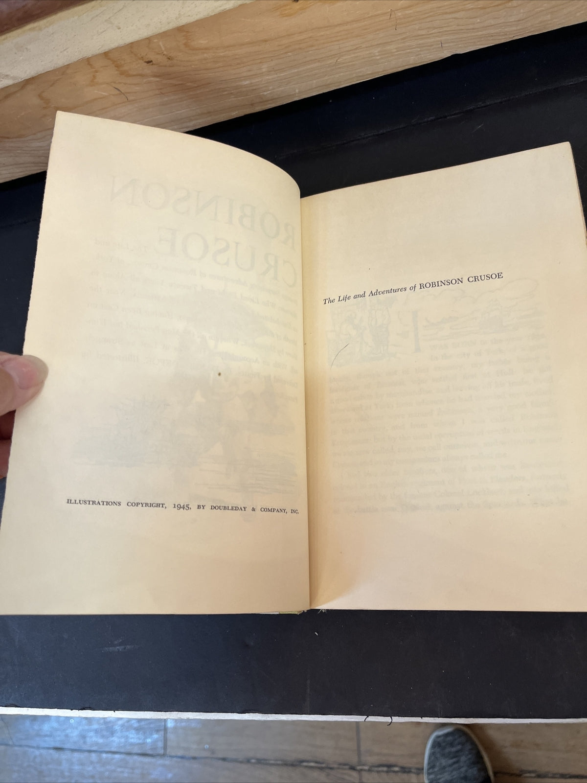 Robinson Crusoe Book Daniel Defoe 1945 Hardback Vintage