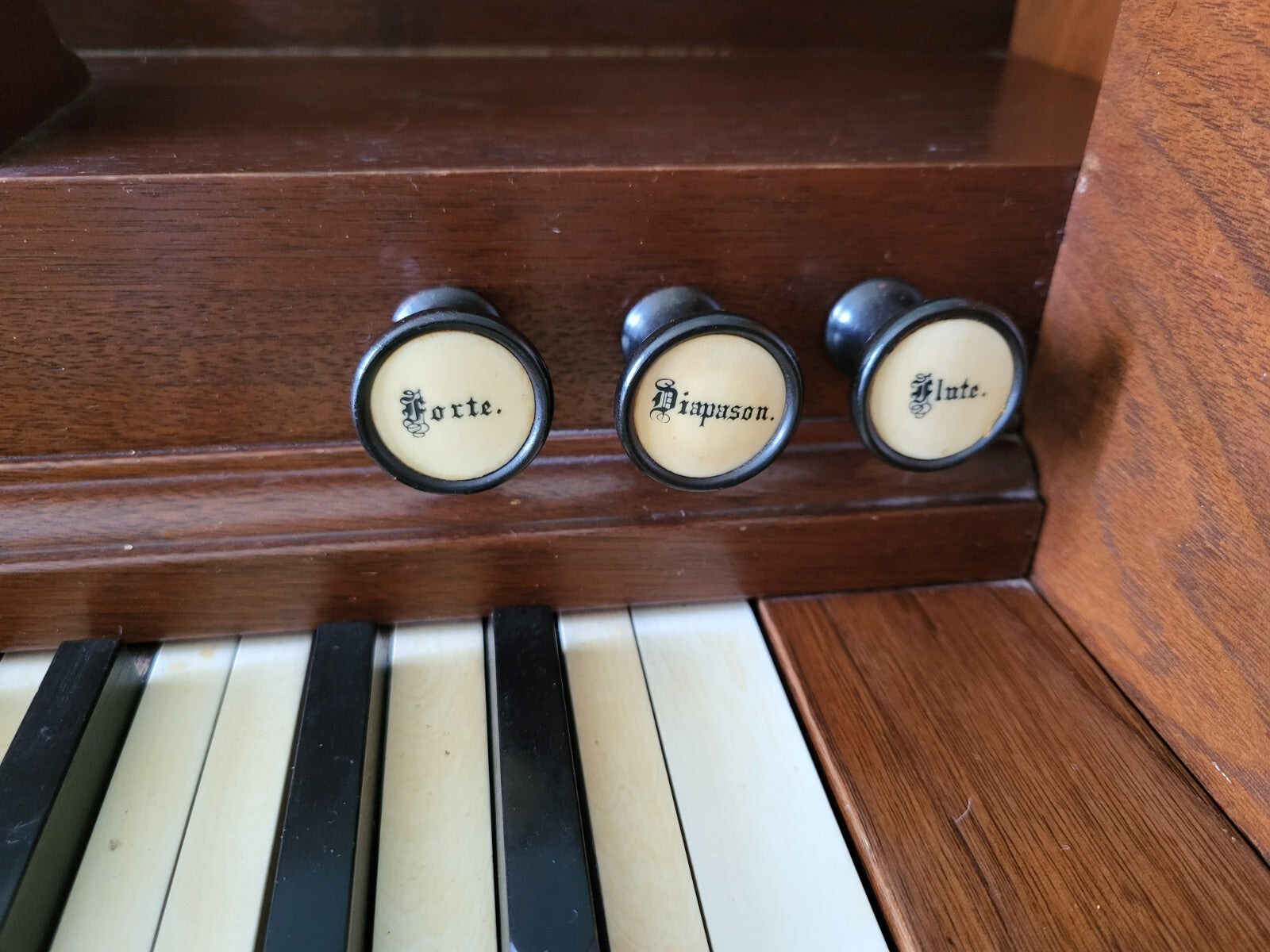 1871 Antique Estey reed organ