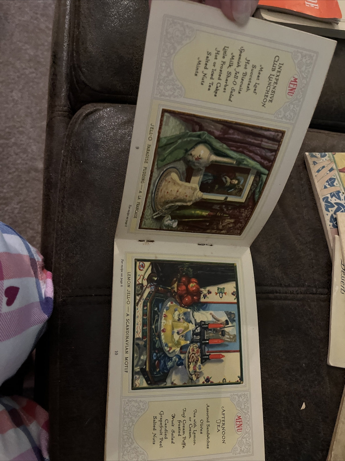 JELL-O AMERICA'S MOST FAMOUS DESSERT, Circa 1922, 18 pages, Great Color! bonus