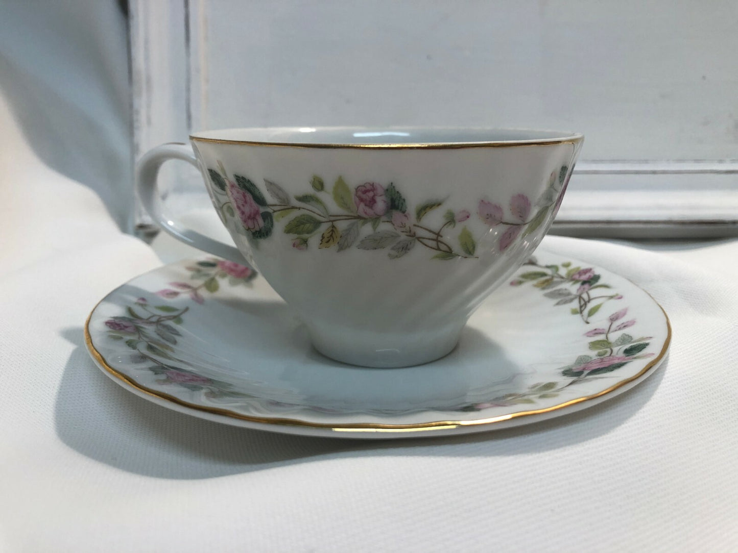 REGENCY ROSE CREATIVE FINE CHINA CUPS & SAUCERS ~ 2345 ~ 8PC TEA