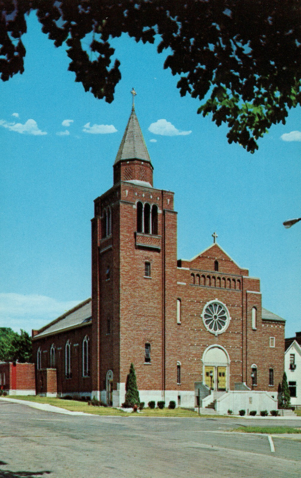  Munising Sacred Heart Church MI Michigan Mich Postcard   