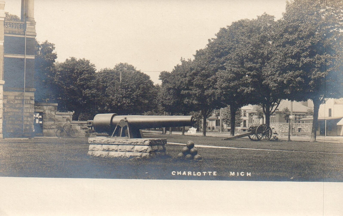 Cannon with Cannon Balls at Park in Charlotte Michigan MI Postcard