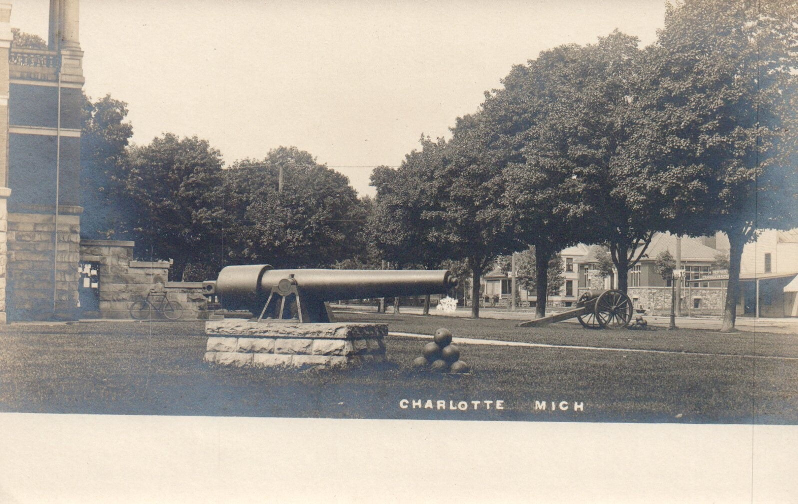 Cannon with Cannon Balls at Park in Charlotte Michigan MI Postcard