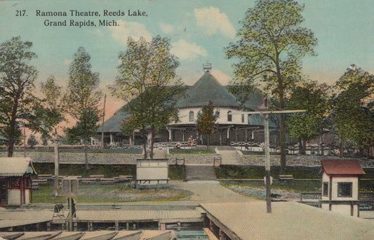 217 Ramona Theatre Reeds Lake Grand Rapids Michigan MI Mich Postcard