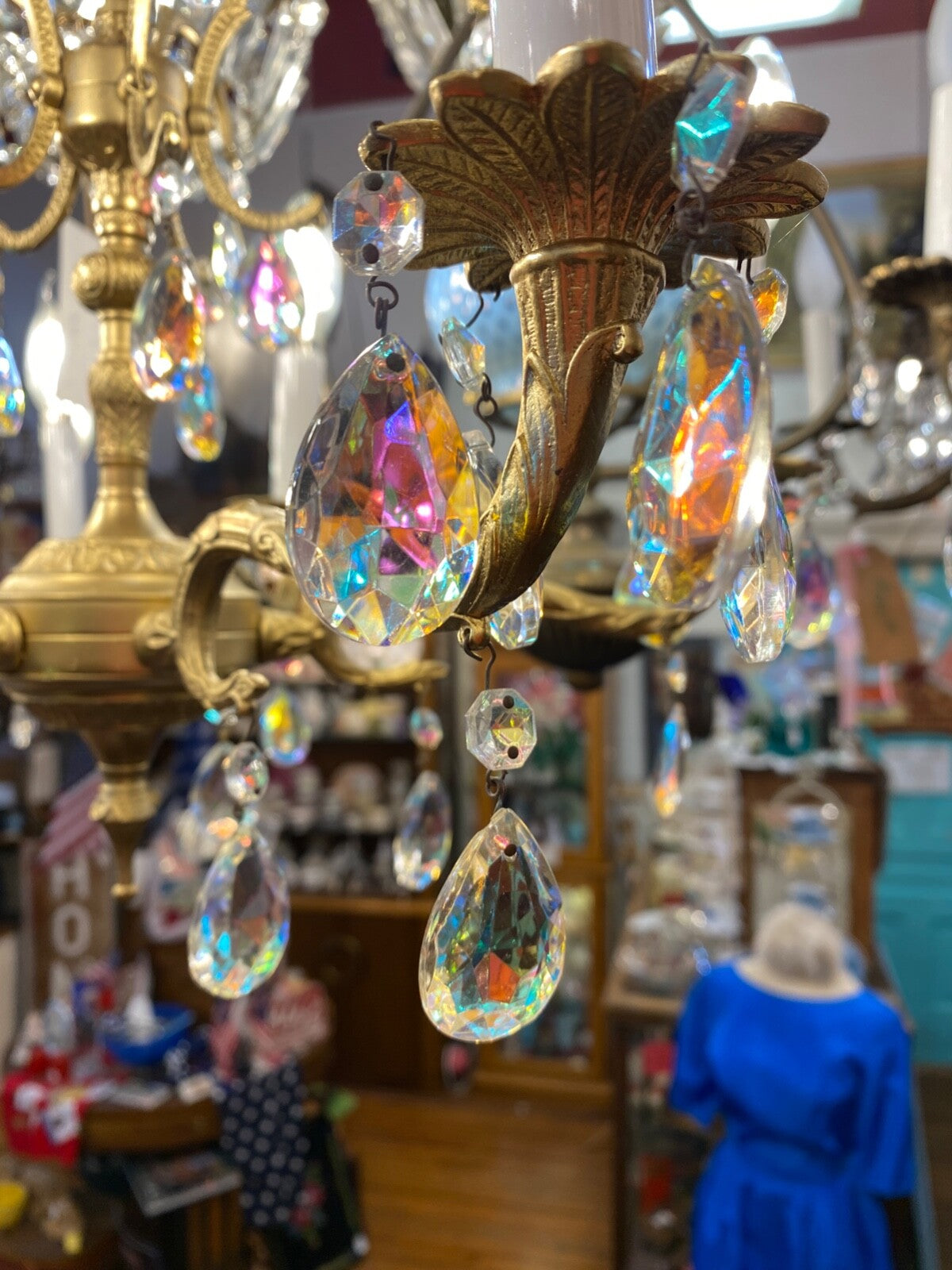 Gold 5-arm/light chandelier with iridescent crystals