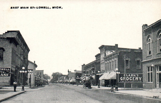 View of East Main Street in Lowell MI Michigan Mich Postcard