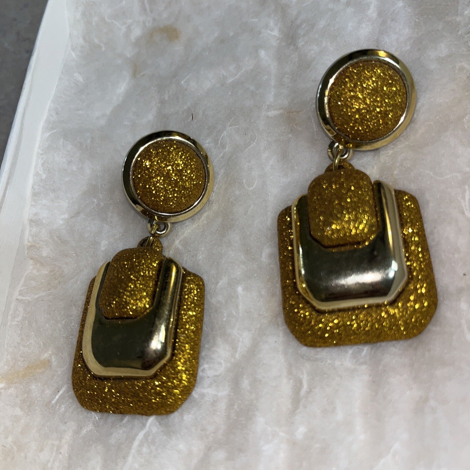 Vintage Dangle Cip On  Earrings Gold Tone