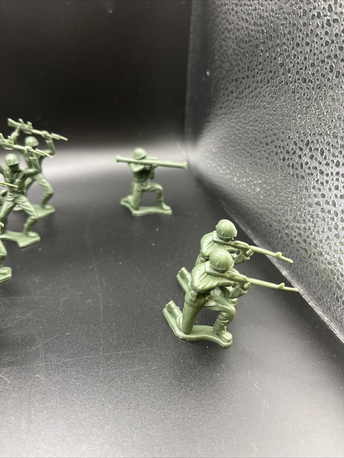 Vintage Toy Army Men Plastic Toy Lot, 16 Pieces, Green