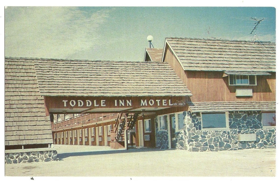 Toddle Inn Motel Lexington Nebraska NE Post Card Stone Roof TV Antenna