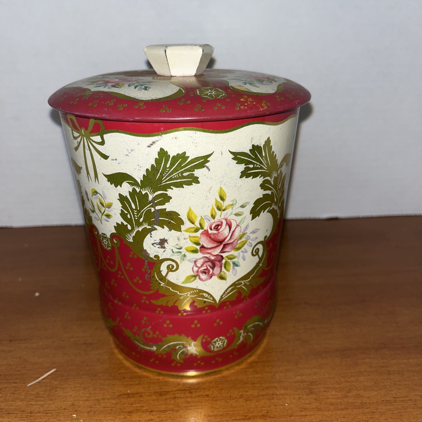Red CANDY Roses Red Roses TOFFEE TIN George Horner & Co