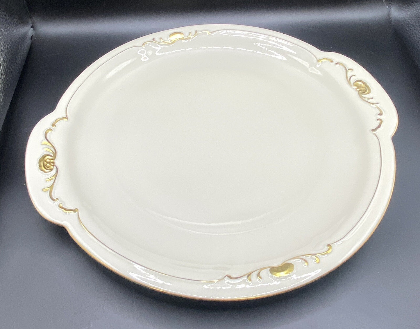 RARE Waldershof Bavaria Round SERVING Platter with handles Cream with Gold Rim