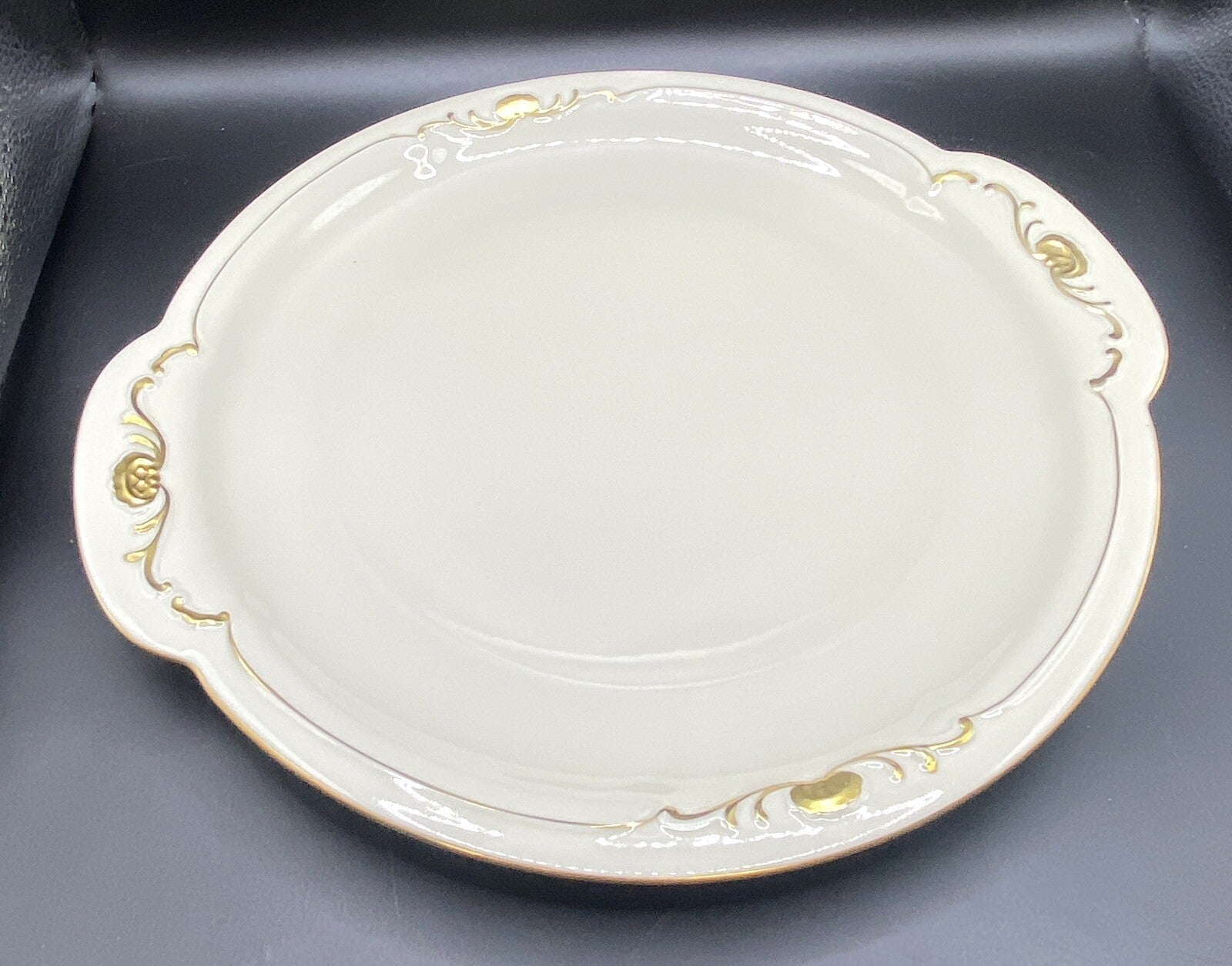 RARE Waldershof Bavaria Round SERVING Platter with handles Cream with Gold Rim