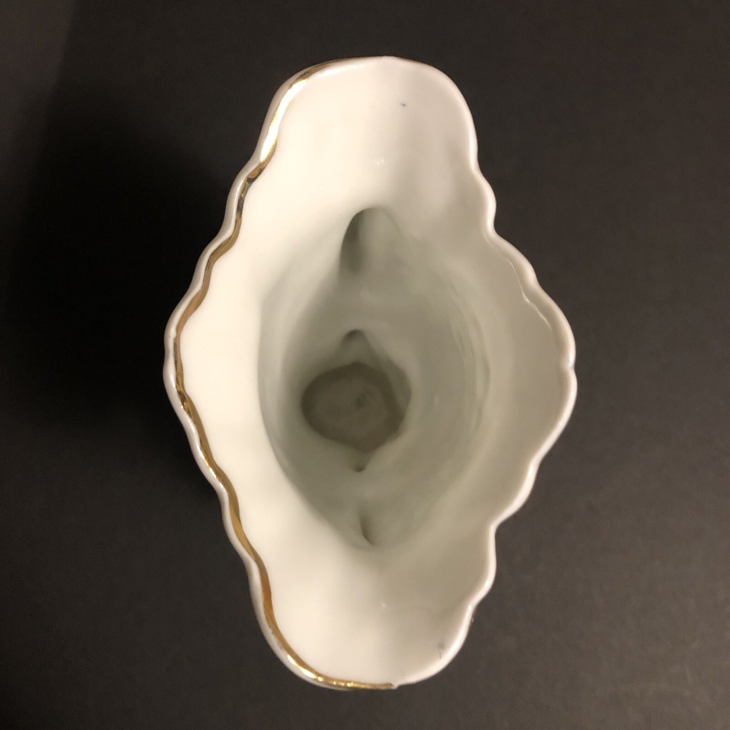 Mogi Das Cruzes Hand Painted Porcelain Vase Brazil 6" tall x 5" wide x 3" deep