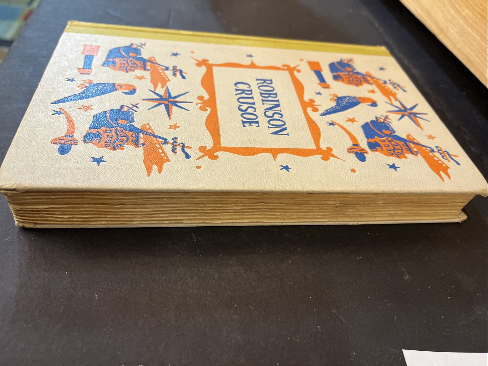 Robinson Crusoe Book Daniel Defoe 1945 Hardback Vintage