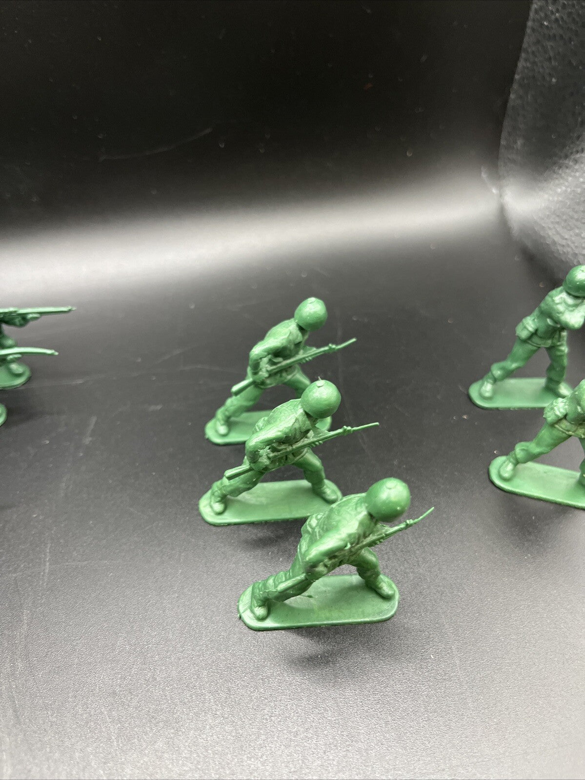Vintage Toy soldiers Army Men Plastic, 23 Pieces, Green