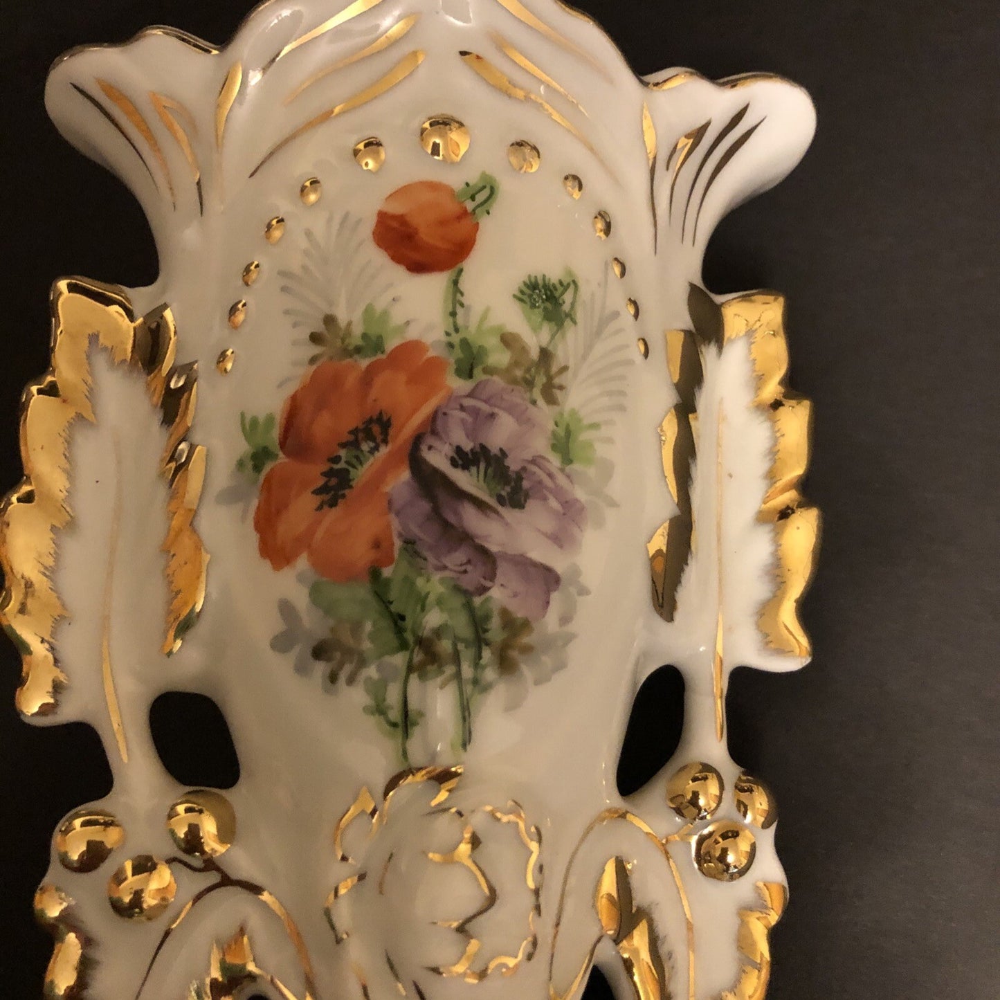 Mogi Das Cruzes Hand Painted Porcelain Vase Brazil 6" tall x 5" wide x 3" deep