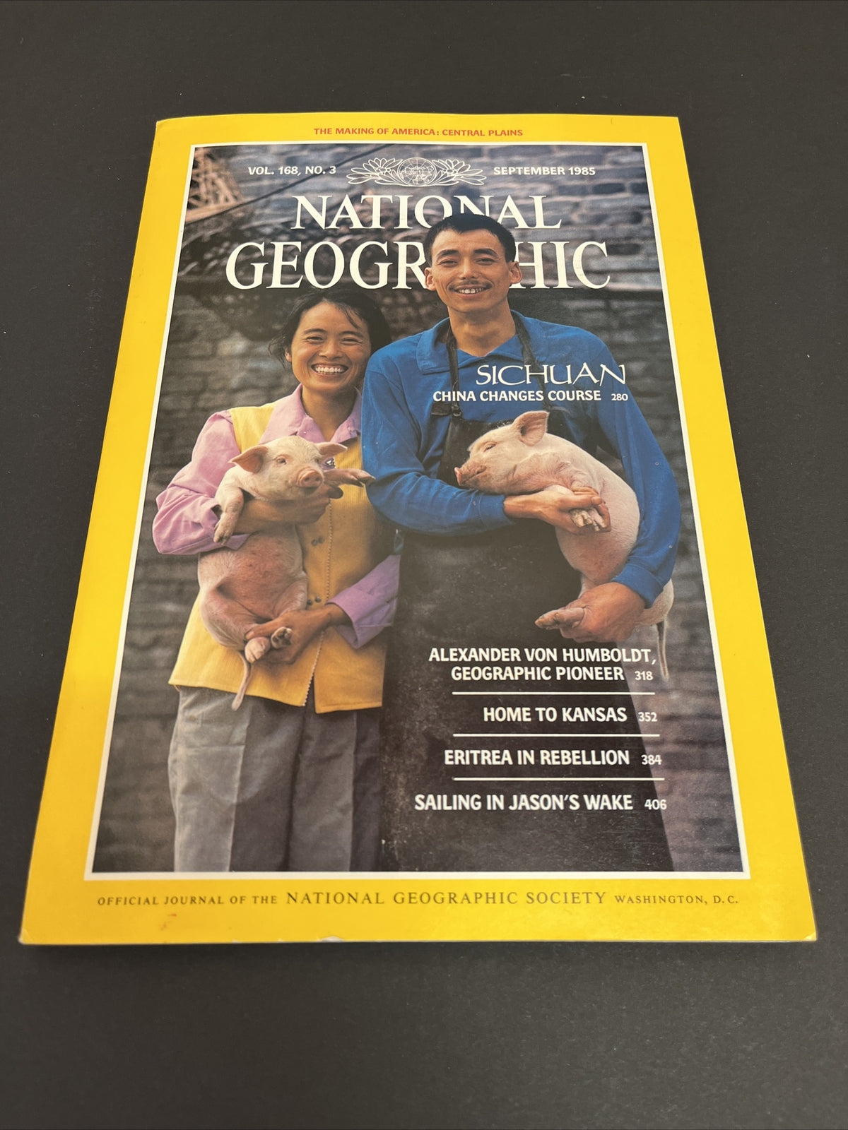 September 1985 National Geographic Sichuan China Changes Course PIGS PIG