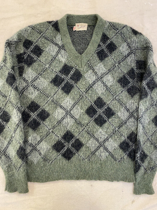 1950s Shaggy Green And Black Argyle Mohair Sweater 22x25