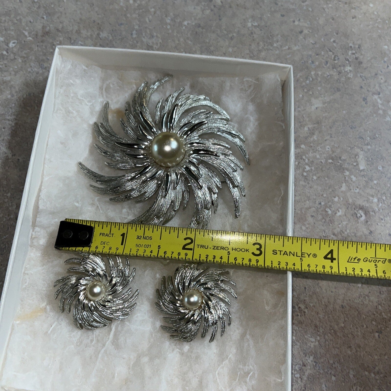 Vintage Sarah Coventry Silver Tone Pinwheel Brooch with Faux Pearl Middle