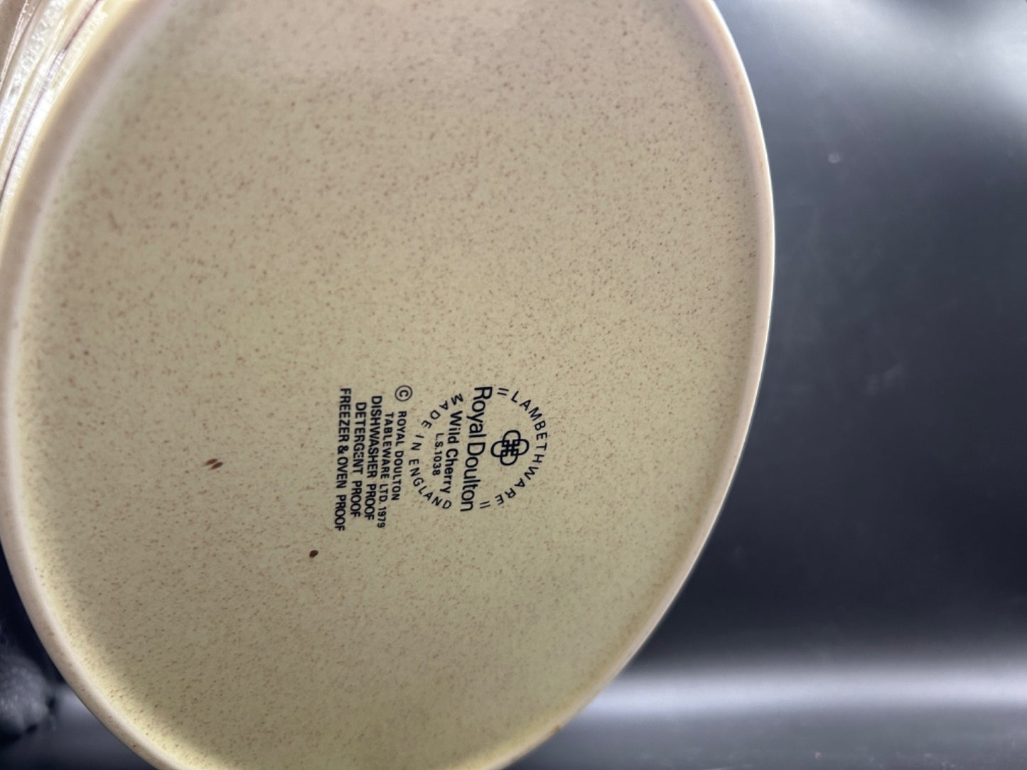 Royal Doulton WILD CHERRY Casserole Dish & Lid Made in England Lambethware 1979