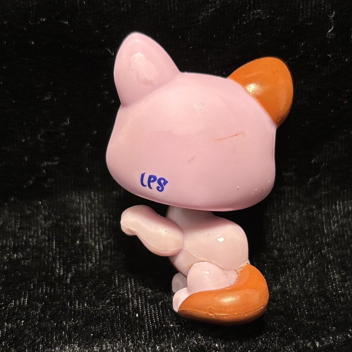 Littlest Pet Shop LPS Purple Paw Up Cat with green eyes & tongue out #1718