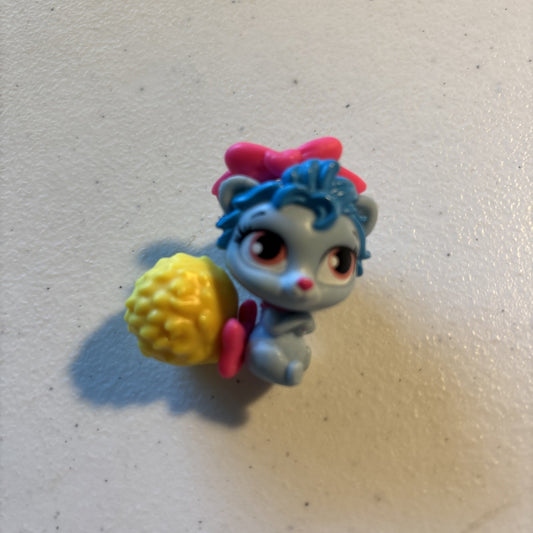 Disney Palace Pet Whisker Haven Tales Thistleblossom Mini Hedgehog 1-1/2" toy