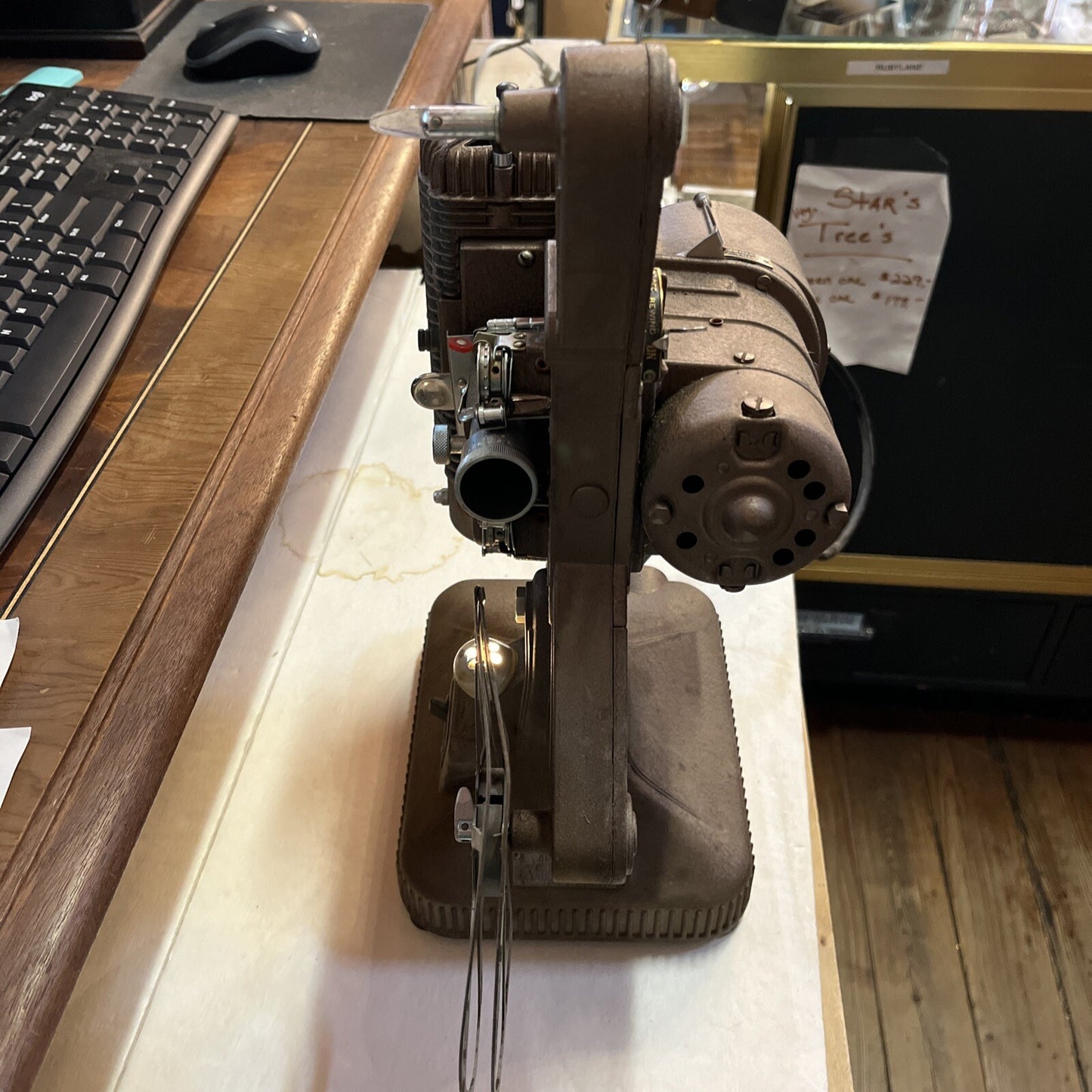 MOVIE PROJECTOR (KEYSTONE) works! ~BEAUTIFULLY DESIGNED  Regal K109 8mm