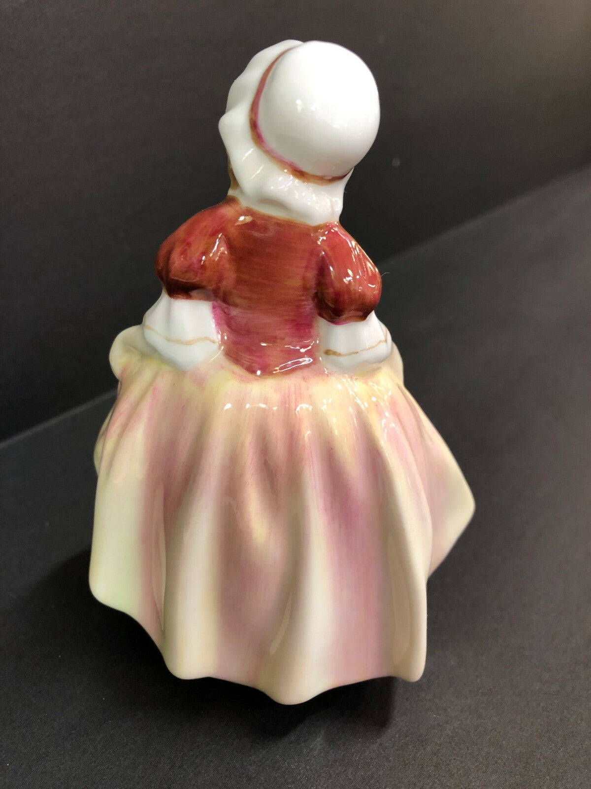 Vintage Rare Royal Doulton Figurine “Dinky Do” HN2120 